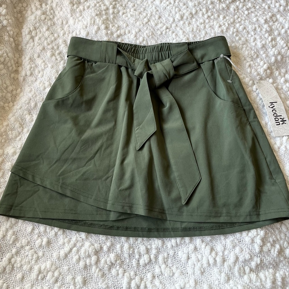 NWT Olive green skort